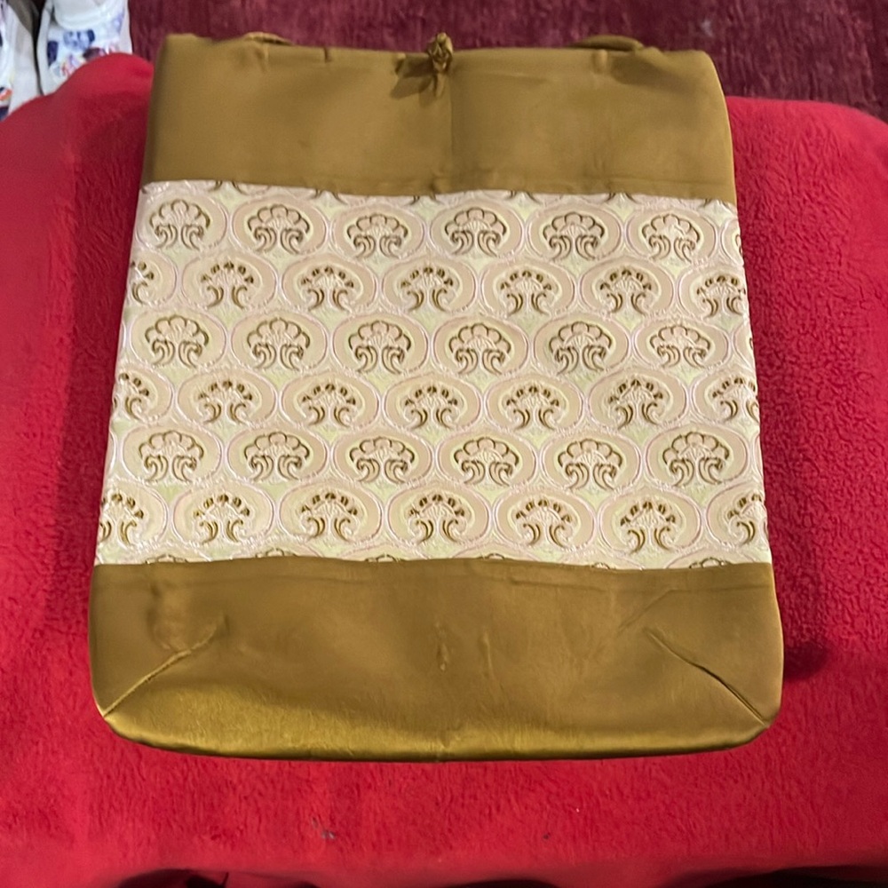 Elegant Gold and Cream Women's Bag
